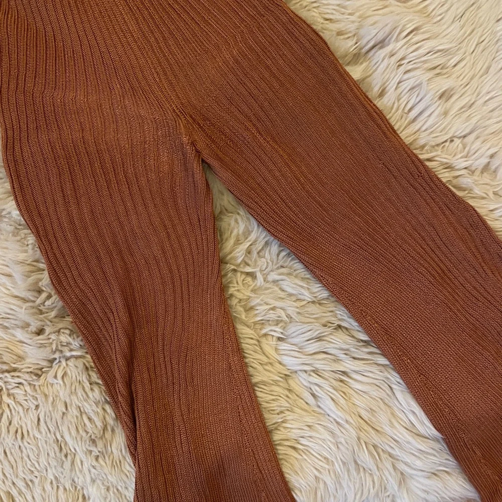 Women's Ribbed Flared pants - Picture 2 of 4